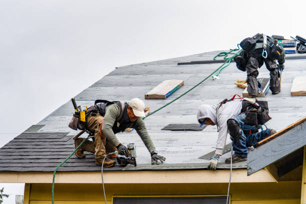 Professional Roofing technician working in Bridgeport, OH